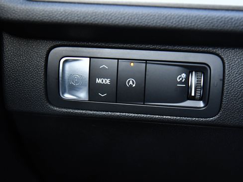 Used 2024 Chevrolet Traverse LT image 41