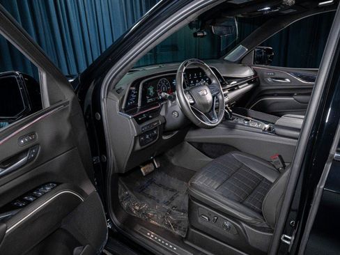 Used 2023 Cadillac Escalade ESV V w/ Heavy-Duty Trailer Package AWD/4WD image 13
