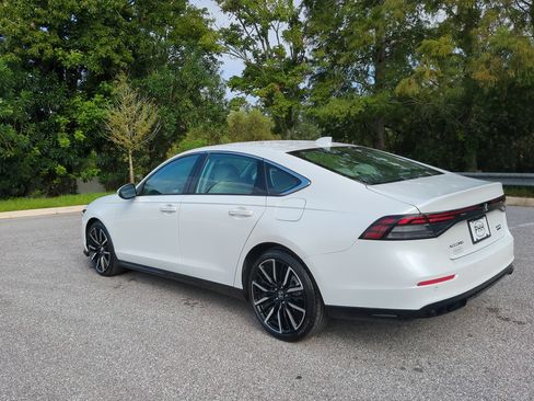 Used 2024 Honda Accord Touring image 5