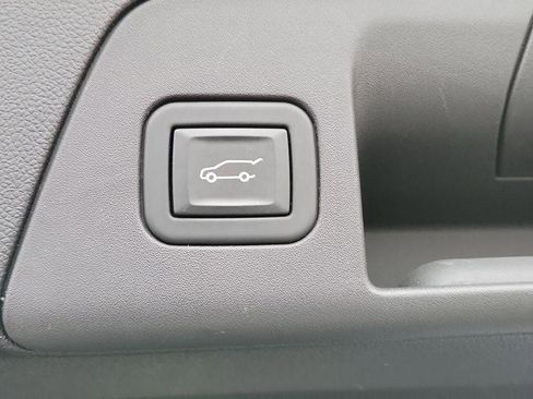 Used 2023 Buick Envision Essence image 30