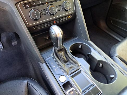 Used 2018 Volkswagen Atlas SE image 22