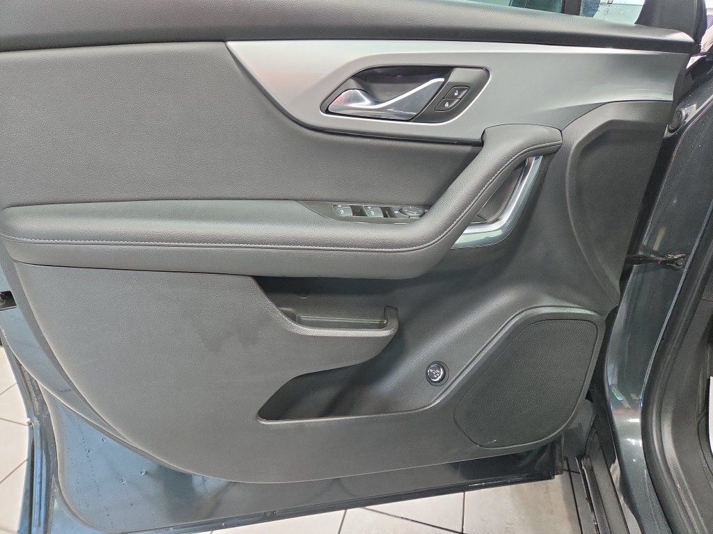 Used 2019 Chevrolet Blazer LT FWD image 32