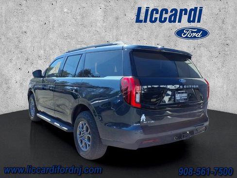 Certified 2025 Ford Expedition Active AWD/4WD image 4