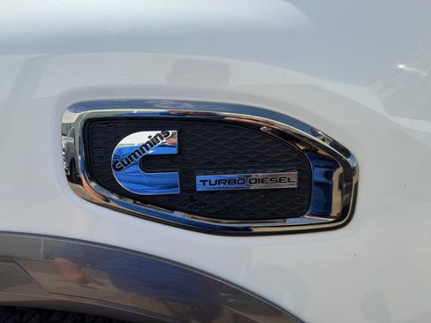 Used 2017 Nissan Titan Platinum Reserve AWD/4WD image 12