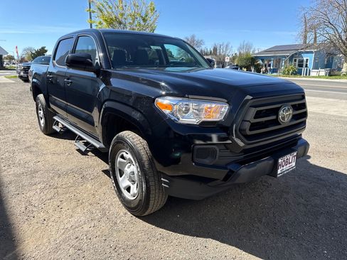 Used 2023 Toyota Tacoma SR image 7