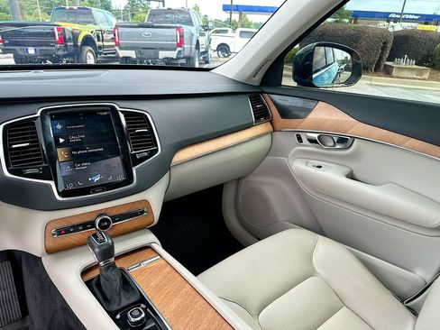 Used 2022 Volvo XC90 T6 Momentum w/ Advanced Package AWD/4WD image 20