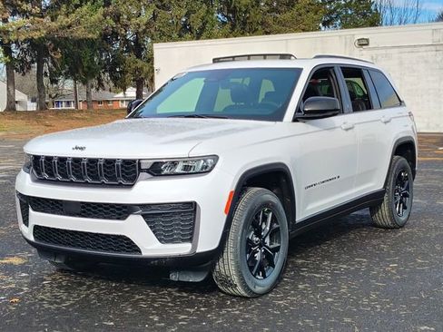 New 2026 Jeep Grand Cherokee Altitude AWD/4WD image 6