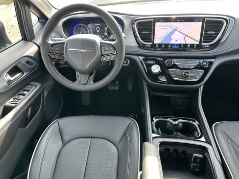 New 2026 Chrysler Pacifica Limited w/ S Appearance Package image 33