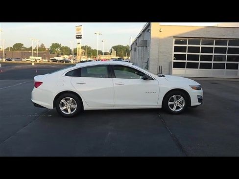 Used 2022 Chevrolet Malibu LS image 9