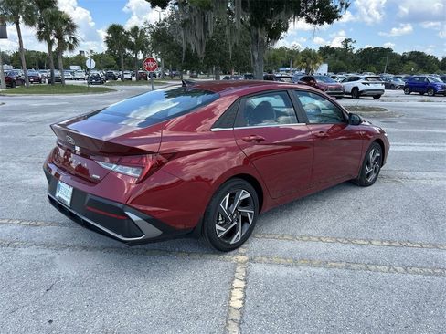 New 2025 Hyundai Elantra Limited image 11