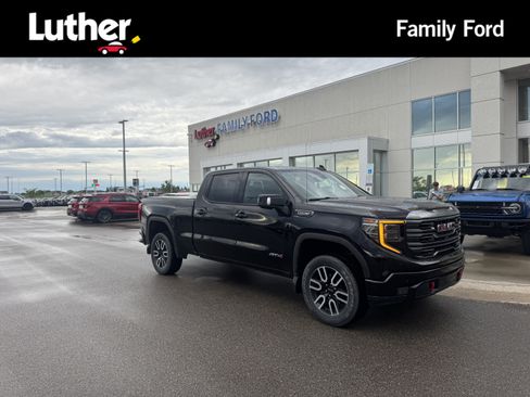 Used 2023 GMC Sierra 1500 AT4 w/ AT4 Preferred Package AWD/4WD image 1