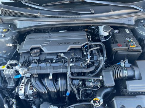 Used 2025 Hyundai Elantra SEL image 34