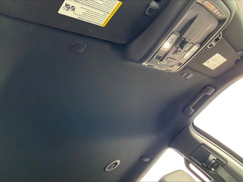 Used 2021 GMC Yukon Denali w/ Advanced Technology Package image 21