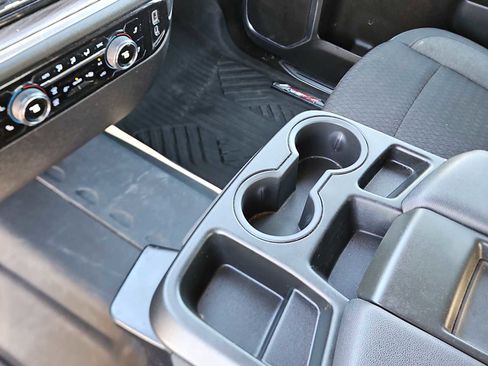 Used 2024 Chevrolet Silverado 2500 LT image 20