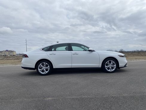Certified 2023 Honda Accord LX image 6