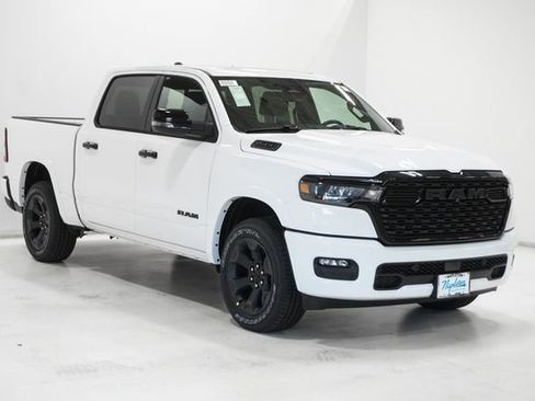 New 2026 RAM 1500 4x4 Crew Cab image 7