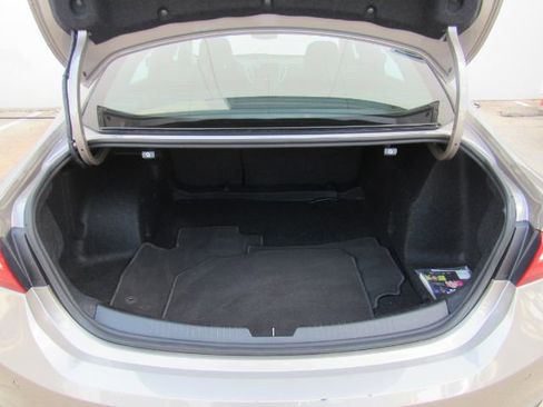 Used 2025 Chevrolet Malibu LT image 23