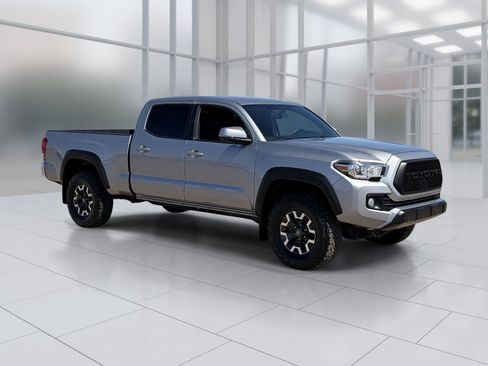 Used 2017 Toyota Tacoma TRD Off-Road w/ Tow Package AWD/4WD image 8