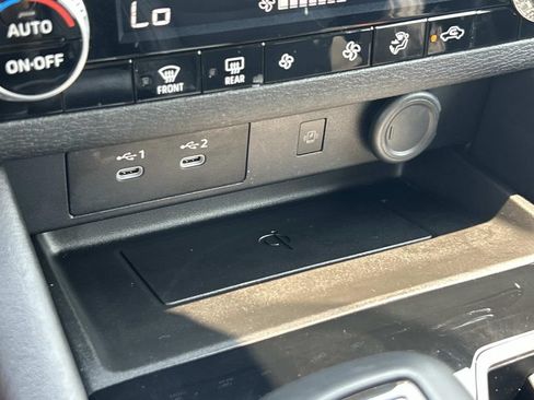 Used 2025 Mitsubishi Outlander SE FWD image 36