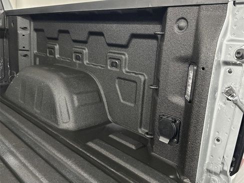 Used 2024 GMC Sierra 1500 AT4 w/ Technology Package image 37