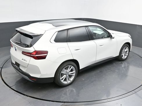 Used 2025 BMW X3 xDrive30i w/ Convenience Package image 37