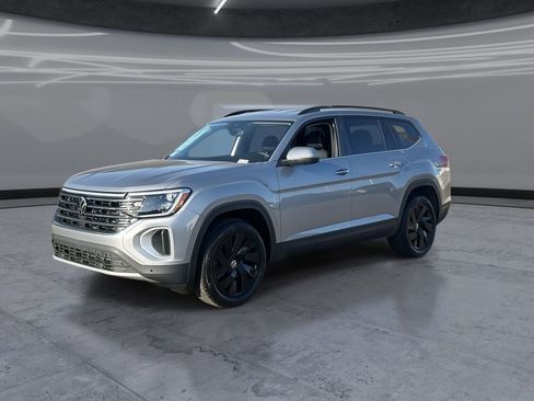 New 2026 Volkswagen Atlas SE FWD image 3