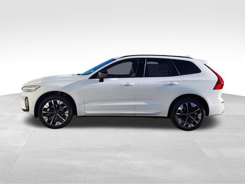 Certified 2026 Volvo XC60 B5 Plus w/ Protection Package Premier AWD/4WD image 4