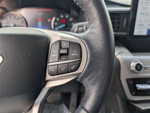 Used 2022 Ford Explorer XLT w/ Equipment Group 202A image 25