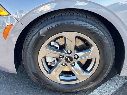 Used 2022 Kia K5 LXS image 11