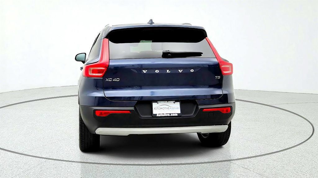 Used 2021 Volvo XC40 T5 Momentum w/ Premium Package AWD/4WD image 6