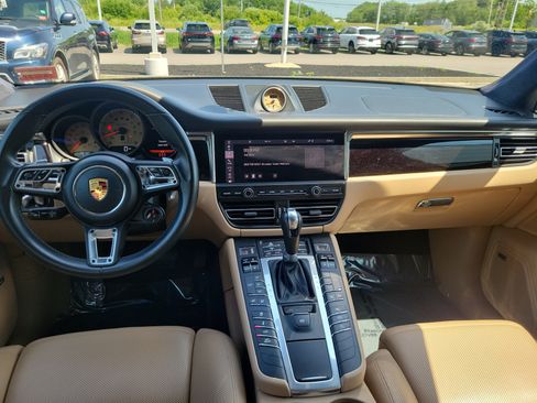 Used 2021 Porsche Macan Turbo AWD/4WD image 3