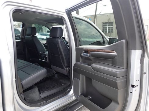 Used 2023 GMC Sierra 1500 Elevation w/ Preferred Package image 28