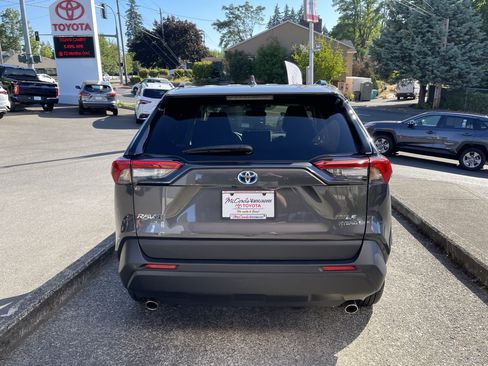 Certified 2024 Toyota RAV4 LE AWD/4WD image 5