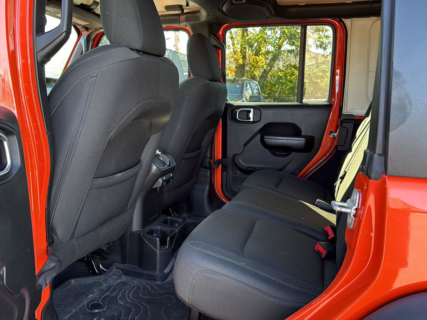 Used 2018 Jeep Wrangler Unlimited Sport S AWD/4WD image 10