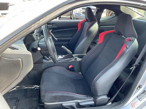 Used 2015 Scion FR-S RWD image 18