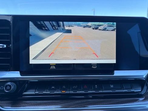 Used 2022 Chevrolet Silverado 1500 LT w/ Protection Package AWD/4WD image 24