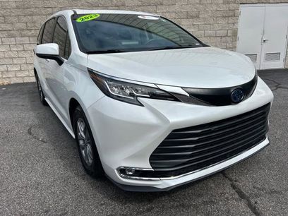 Certified 2023 Toyota Sienna XLE