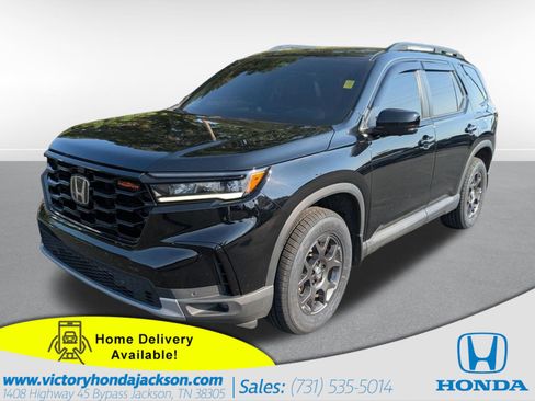 Certified 2025 Honda Pilot TrailSport image 1