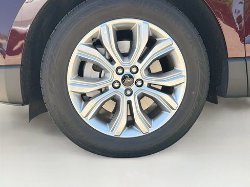 Used 2023 Ford Edge Titanium w/ Equipment Group 301A AWD/4WD image 32