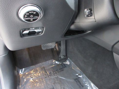 Used 2023 Mercedes-Benz GLC 300 4MATIC image 31