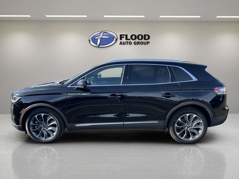 Used 2023 Lincoln Nautilus Reserve w/ Equipment Group 201A image 5