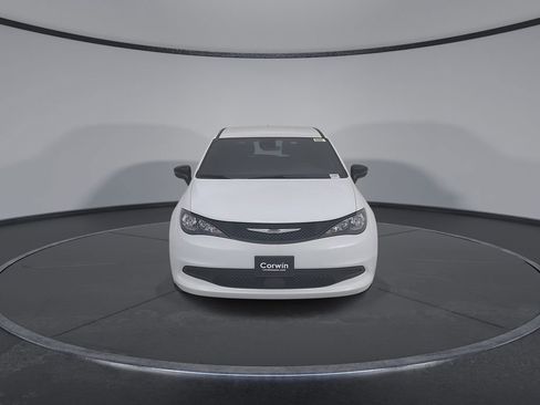 New 2026 Chrysler Voyager LX image 5