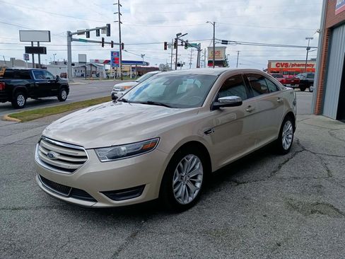 Used 2018 Ford Taurus Limited FWD image 16