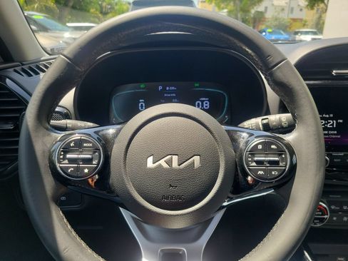 Certified 2025 Kia Soul EX FWD image 21