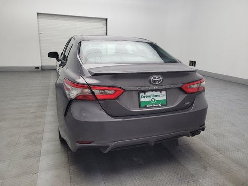 Used 2018 Toyota Camry SE FWD image 6