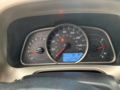 Used 2014 Toyota RAV4 LE AWD/4WD image 16