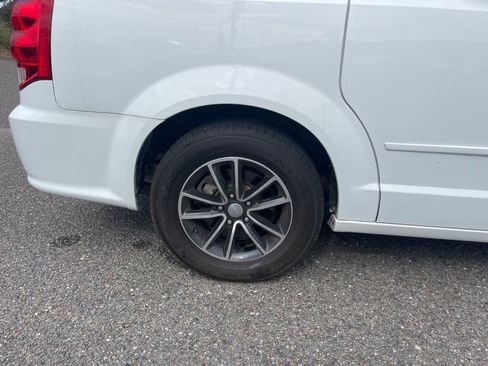 Used 2017 Dodge Grand Caravan GT image 7