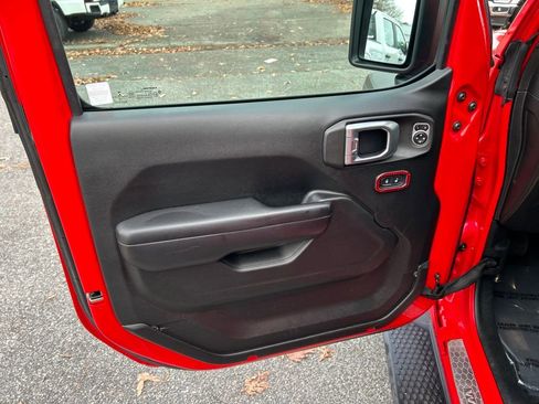 Used 2018 Jeep Wrangler Unlimited Sport S image 13