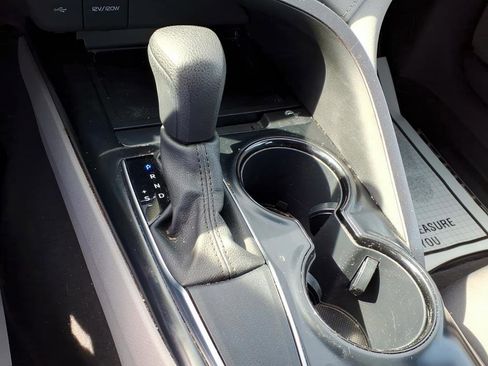 Certified 2020 Toyota Camry LE image 20