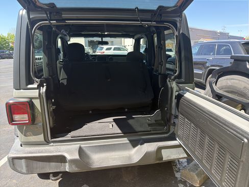 Used 2021 Jeep Wrangler Sport AWD/4WD image 8